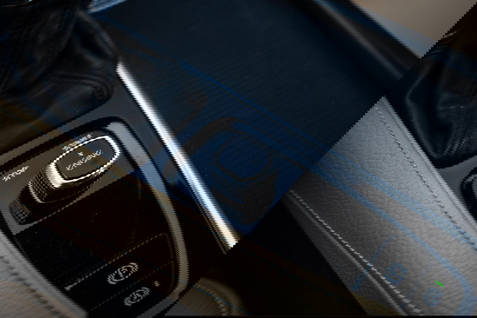 Volvo V90 2.0 T5 Momentum LEER / CARPLAY / ADAPTIVE CRUISE  / STOELVERWAMING / NAVI