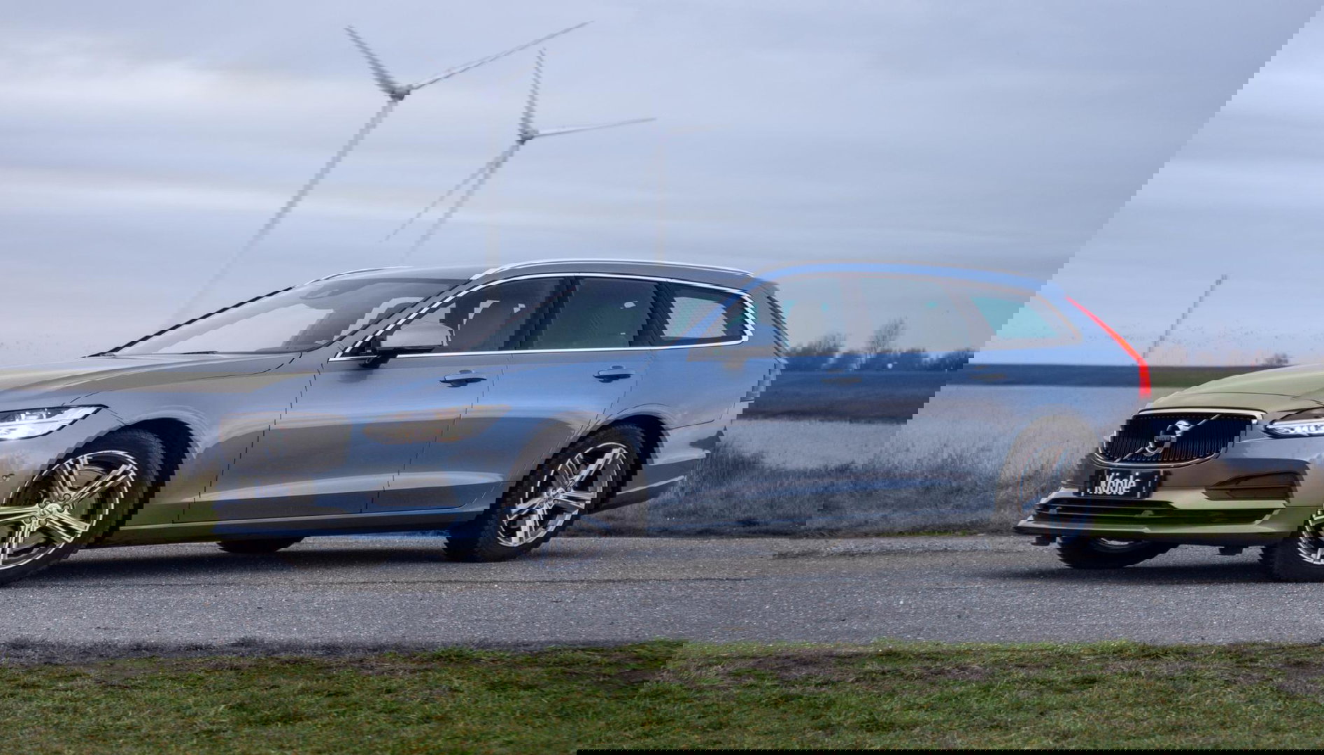 Volvo V90 2.0 T5 Momentum LEER / CARPLAY / ADAPTIVE CRUISE  / STOELVERWAMING / NAVI