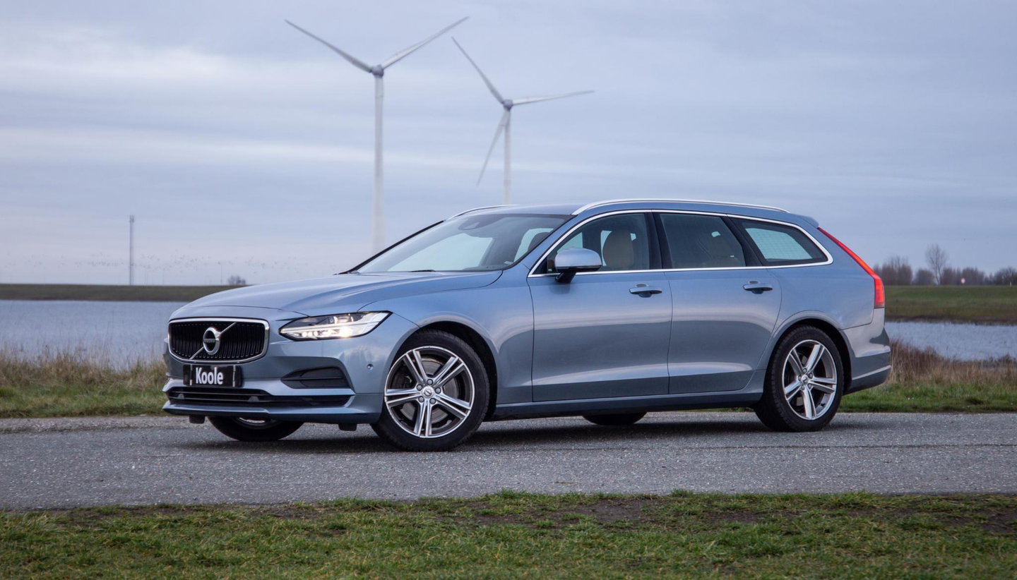 Volvo V90 2.0 T5 Momentum LEER / CARPLAY / ADAPTIVE CRUISE  / STOELVERWAMING / NAVI