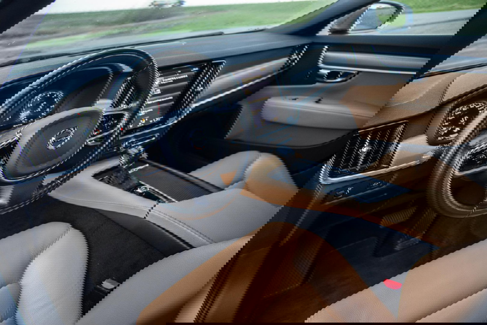 Volvo V90 2.0 T5 Momentum LEER / CARPLAY / ADAPTIVE CRUISE  / STOELVERWAMING / NAVI