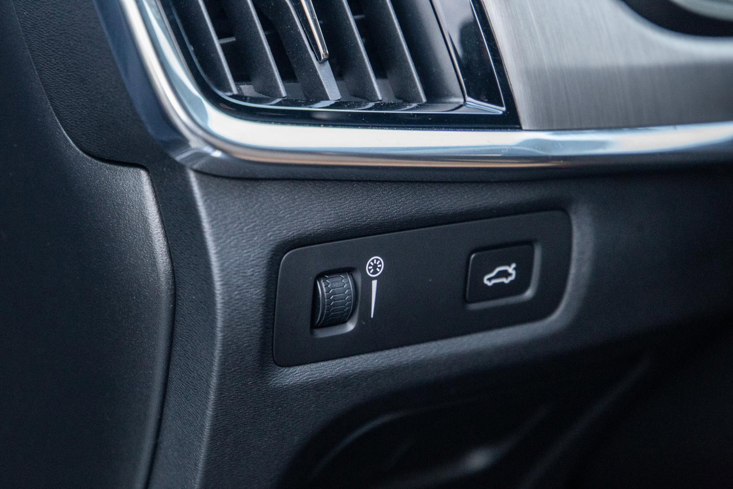 Volvo V90 2.0 T5 Momentum LEER / CARPLAY / ADAPTIVE CRUISE  / STOELVERWAMING / NAVI