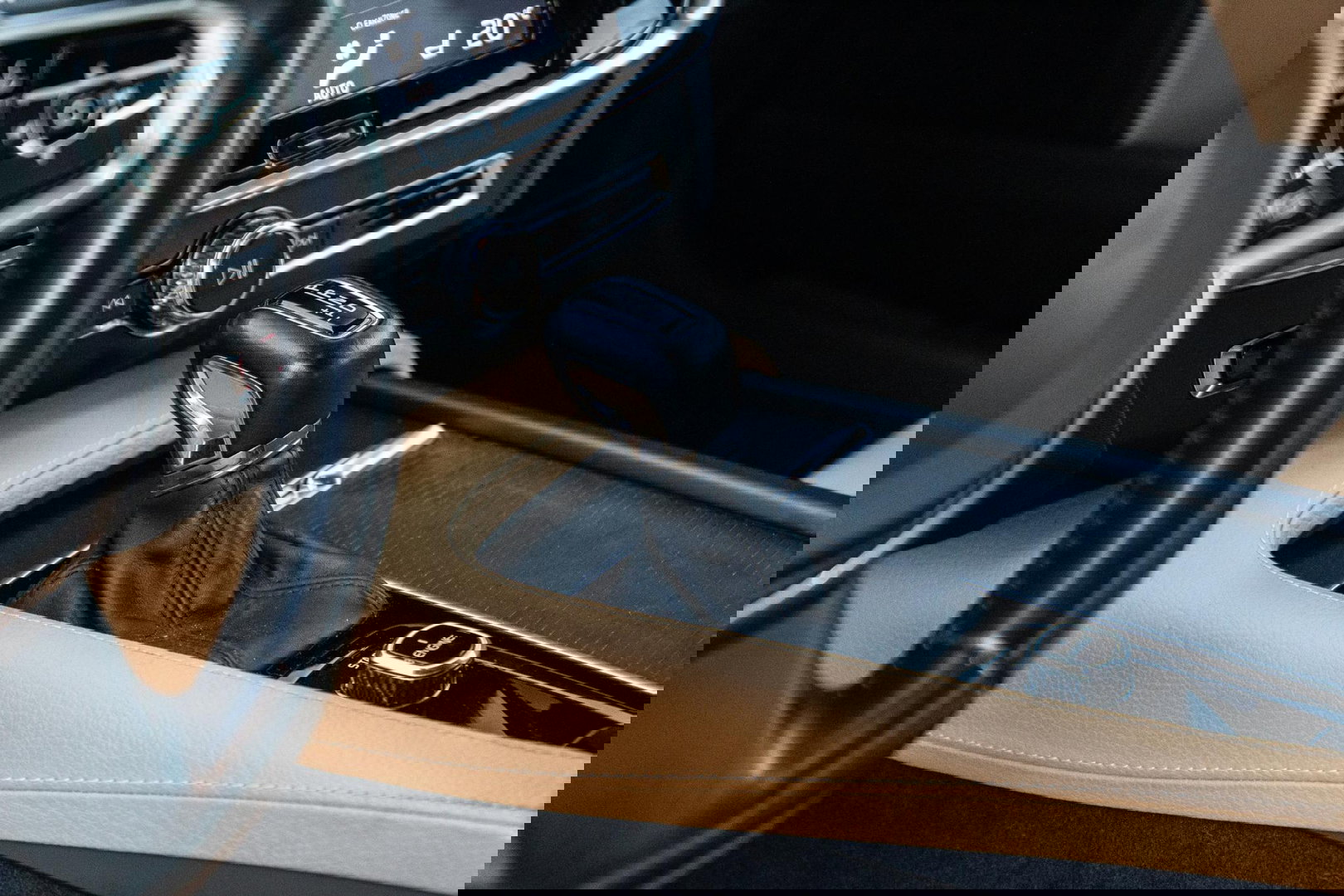 Volvo V90 2.0 T5 Momentum LEER / CARPLAY / ADAPTIVE CRUISE  / STOELVERWAMING / NAVI