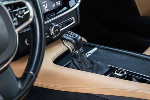 Volvo V90 2.0 T5 Momentum LEER / CARPLAY / ADAPTIVE CRUISE  / STOELVERWAMING / NAVI