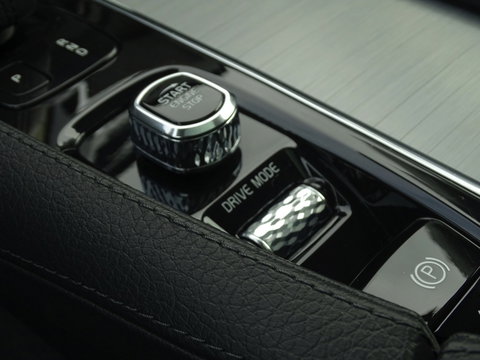 Volvo XC90 T8 394PK AWD / 2020 / R-Design / 22'' / 360° / 7 pers