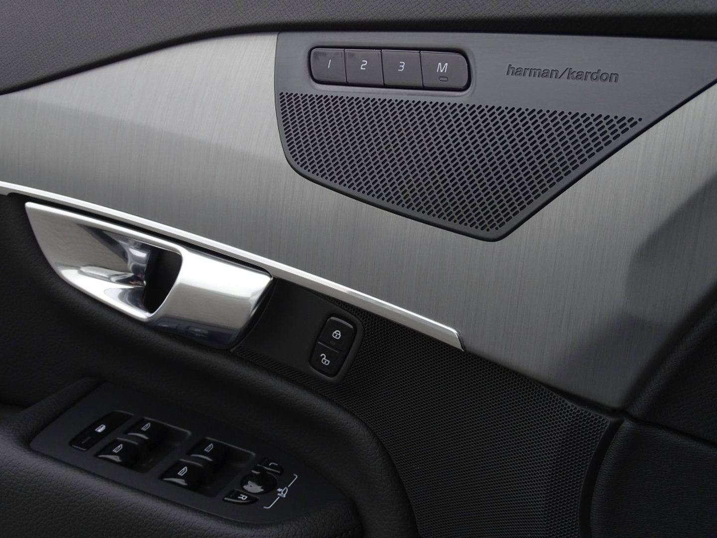 Volvo XC90 T8 394PK AWD / 2020 / R-Design / 22'' / 360° / 7 pers