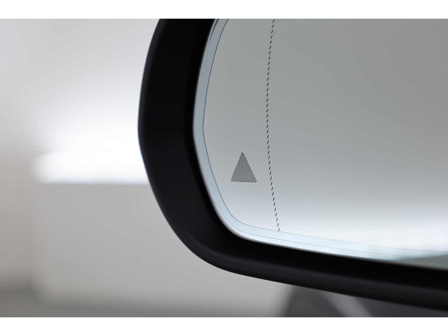 Mercedes-Benz GLC Coupé 300e 4MATIC Business Solution Luxury | Adapt. Cruise | Apple CarPlay & Android Auto | Pano | Trekhaak | Dodehoek | Stoelverw.