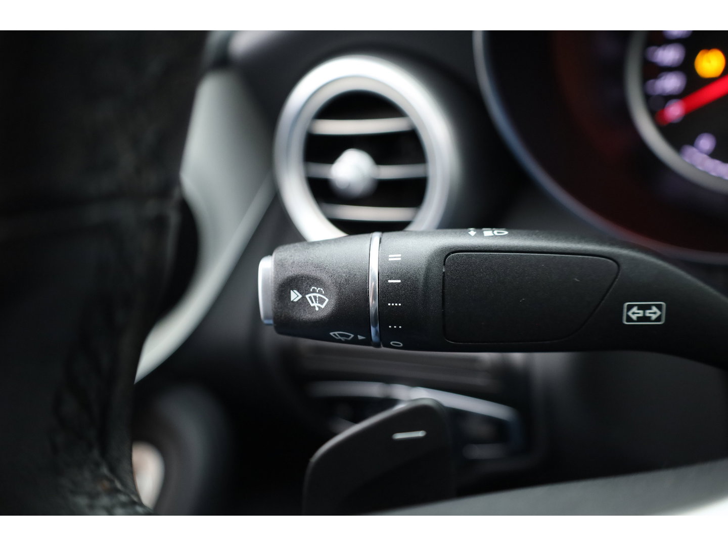 Mercedes-Benz GLC Coupé 300e 4MATIC Business Solution Luxury | Adapt. Cruise | Apple CarPlay & Android Auto | Pano | Trekhaak | Dodehoek | Stoelverw.