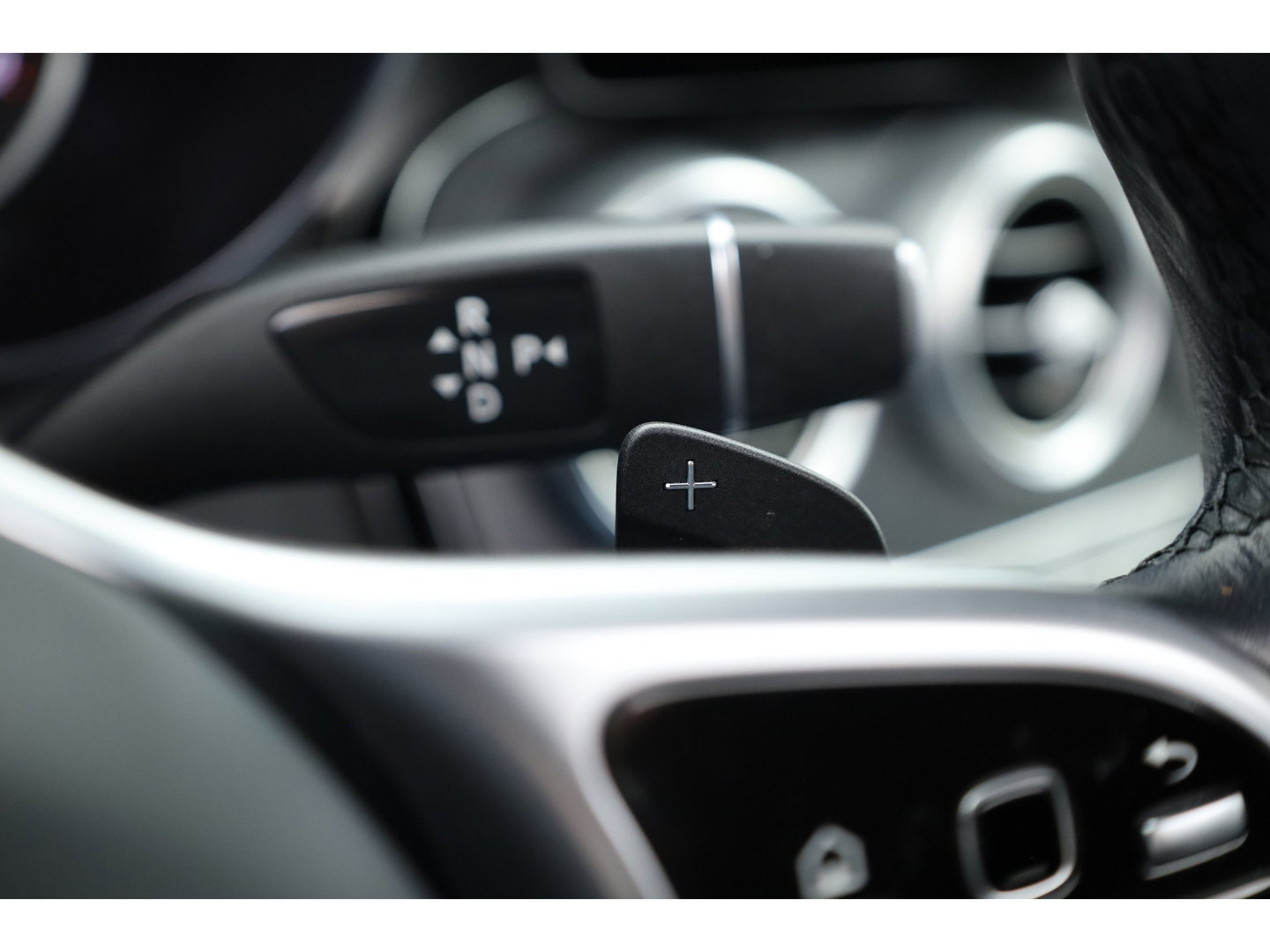 Mercedes-Benz GLC Coupé 300e 4MATIC Business Solution Luxury | Adapt. Cruise | Apple CarPlay & Android Auto | Pano | Trekhaak | Dodehoek | Stoelverw.