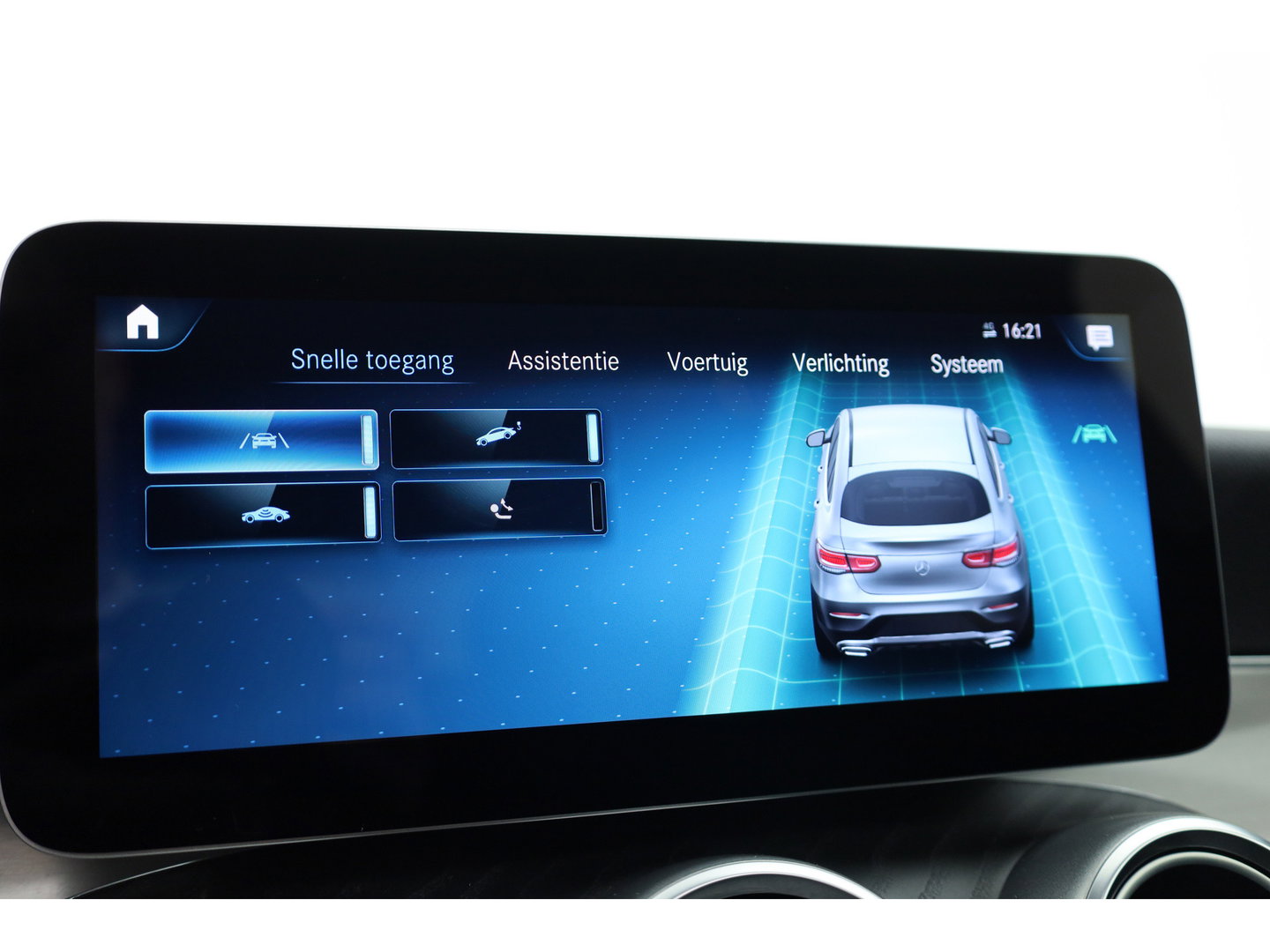 Mercedes-Benz GLC Coupé 300e 4MATIC Business Solution Luxury | Adapt. Cruise | Apple CarPlay & Android Auto | Pano | Trekhaak | Dodehoek | Stoelverw.