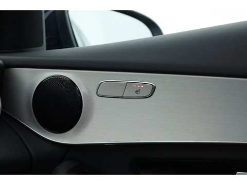 Mercedes-Benz GLC Coupé 300e 4MATIC Business Solution Luxury | Adapt. Cruise | Apple CarPlay & Android Auto | Pano | Trekhaak | Dodehoek | Stoelverw.