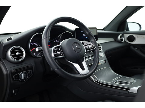 Mercedes-Benz GLC Coupé 300e 4MATIC Business Solution Luxury | Adapt. Cruise | Apple CarPlay & Android Auto | Pano | Trekhaak | Dodehoek | Stoelverw.