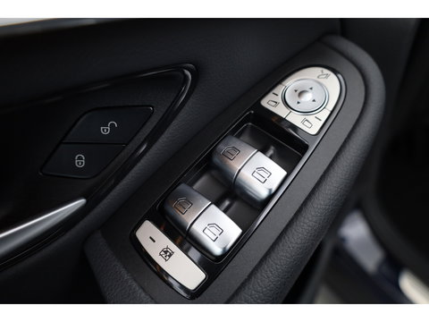 Mercedes-Benz GLC Coupé 300e 4MATIC Business Solution Luxury | Adapt. Cruise | Apple CarPlay & Android Auto | Pano | Trekhaak | Dodehoek | Stoelverw.