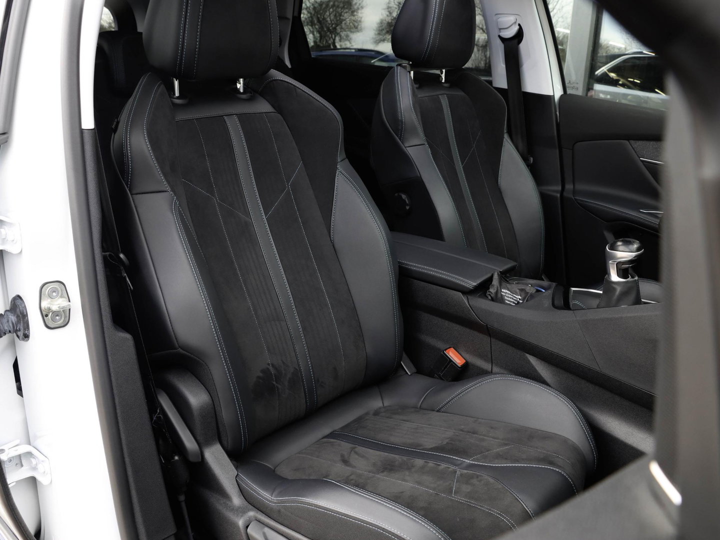 Peugeot 5008 1.2 PureTech Crossway Avantage 7p. Panoramadak Focal Audio