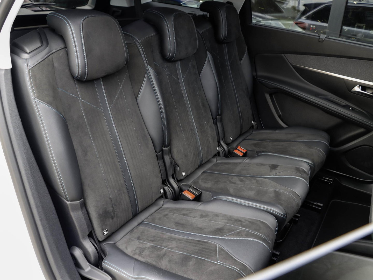 Peugeot 5008 1.2 PureTech Crossway Avantage 7p. Panoramadak Focal Audio