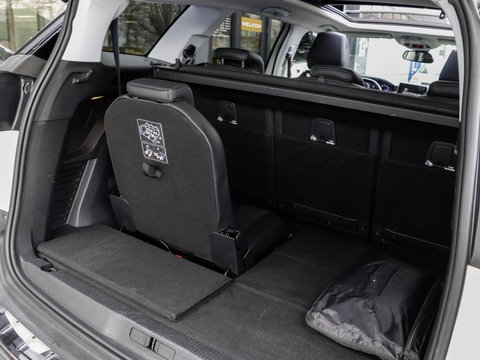 Peugeot 5008 1.2 PureTech Crossway Avantage 7p. Panoramadak Focal Audio