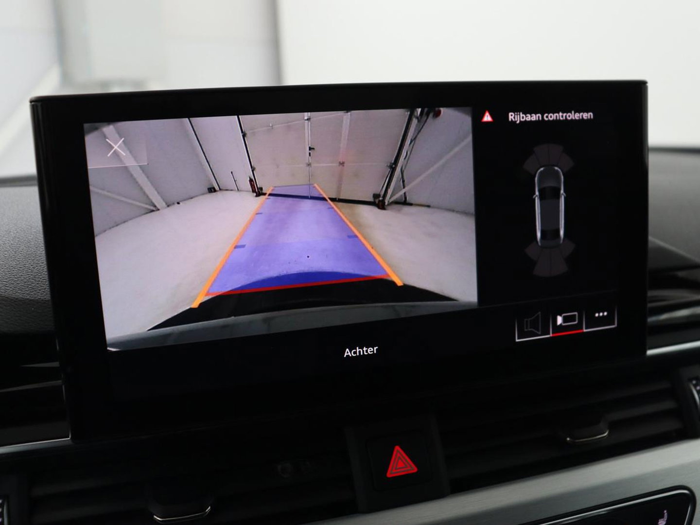 Audi A4 Limousine 35 TDI Launch edition Sport | Panoramadak | 360 Camera | Trekhaak | Adaptive Cruise | Carplay | Climate Control | LED