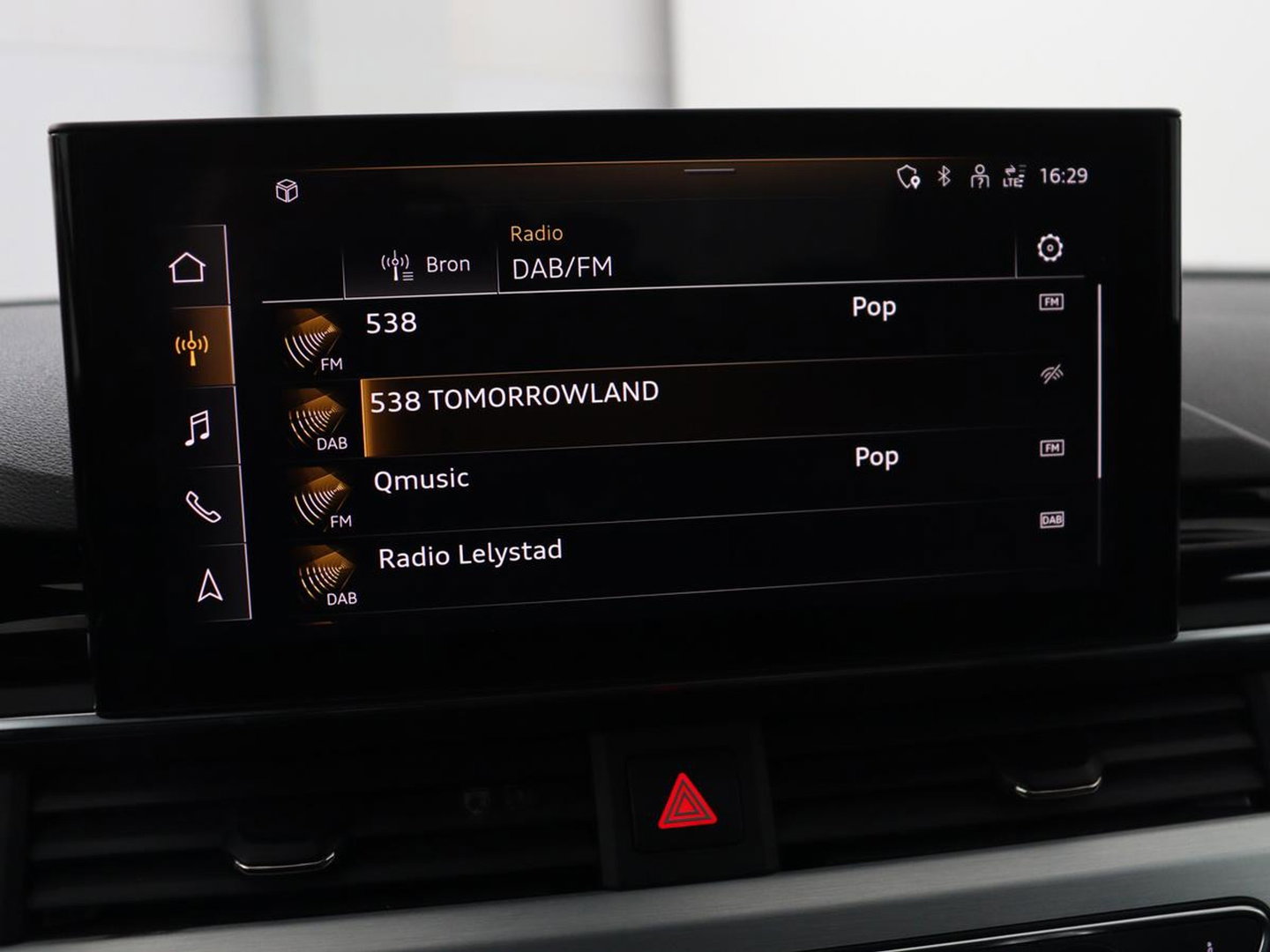 Audi A4 Limousine 35 TDI Launch edition Sport | Panoramadak | 360 Camera | Trekhaak | Adaptive Cruise | Carplay | Climate Control | LED