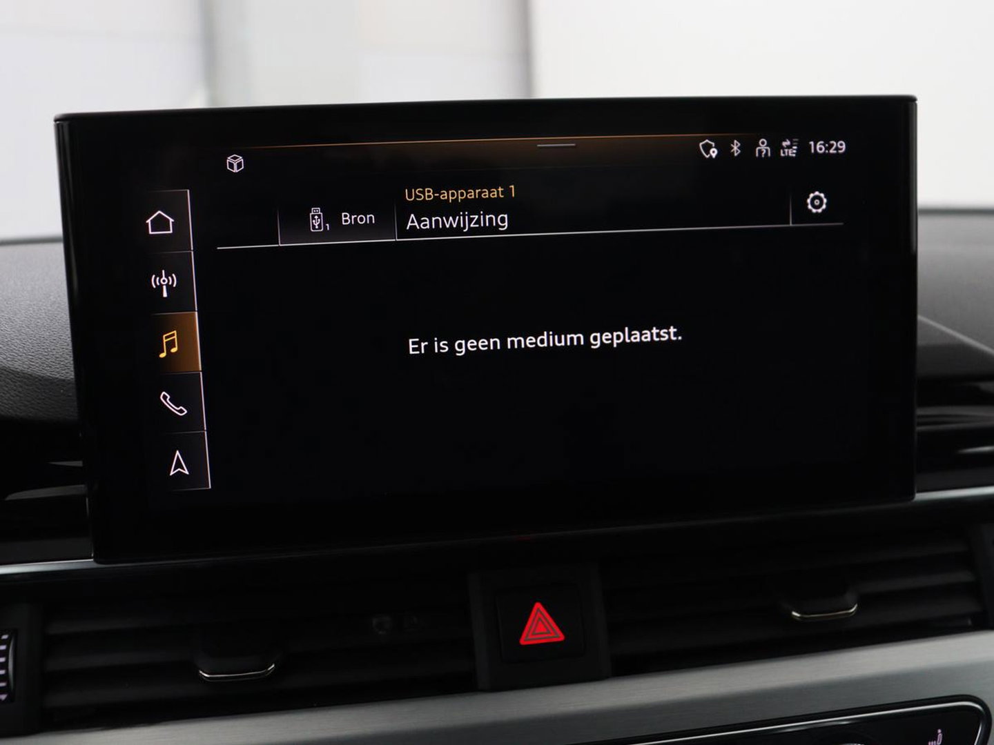 Audi A4 Limousine 35 TDI Launch edition Sport | Panoramadak | 360 Camera | Trekhaak | Adaptive Cruise | Carplay | Climate Control | LED