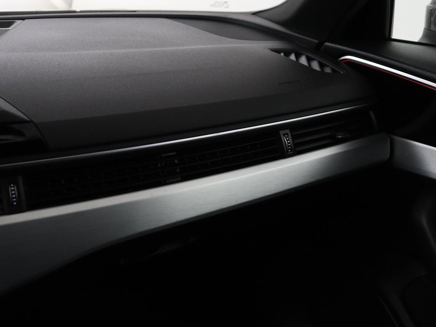 Audi A4 Limousine 35 TDI Launch edition Sport | Panoramadak | 360 Camera | Trekhaak | Adaptive Cruise | Carplay | Climate Control | LED