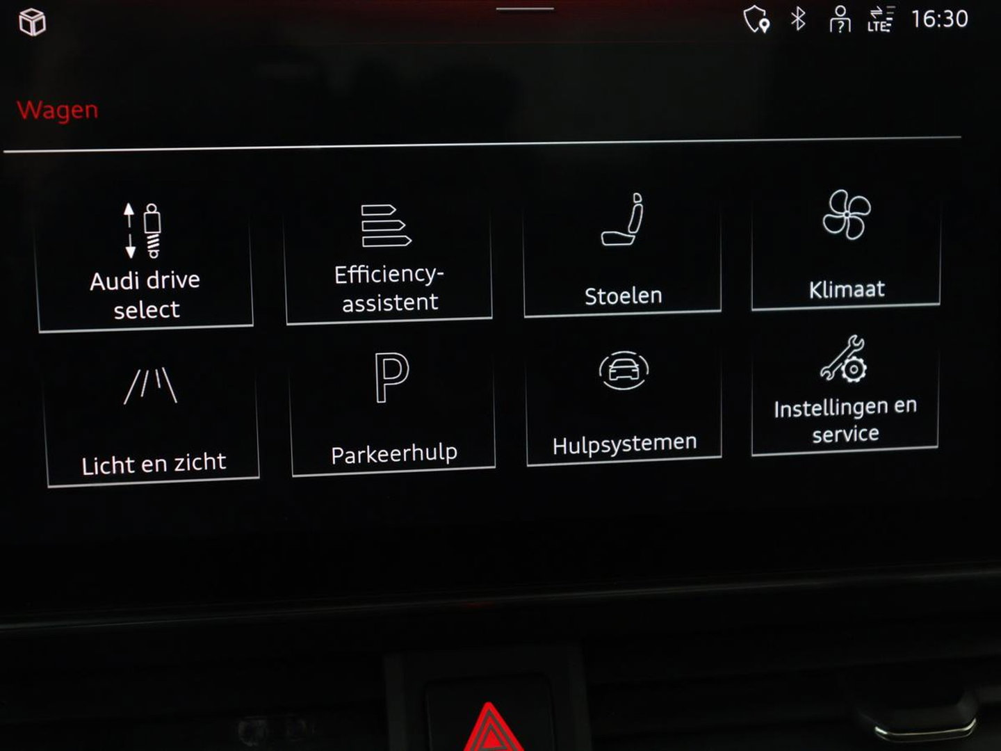 Audi A4 Limousine 35 TDI Launch edition Sport | Panoramadak | 360 Camera | Trekhaak | Adaptive Cruise | Carplay | Climate Control | LED