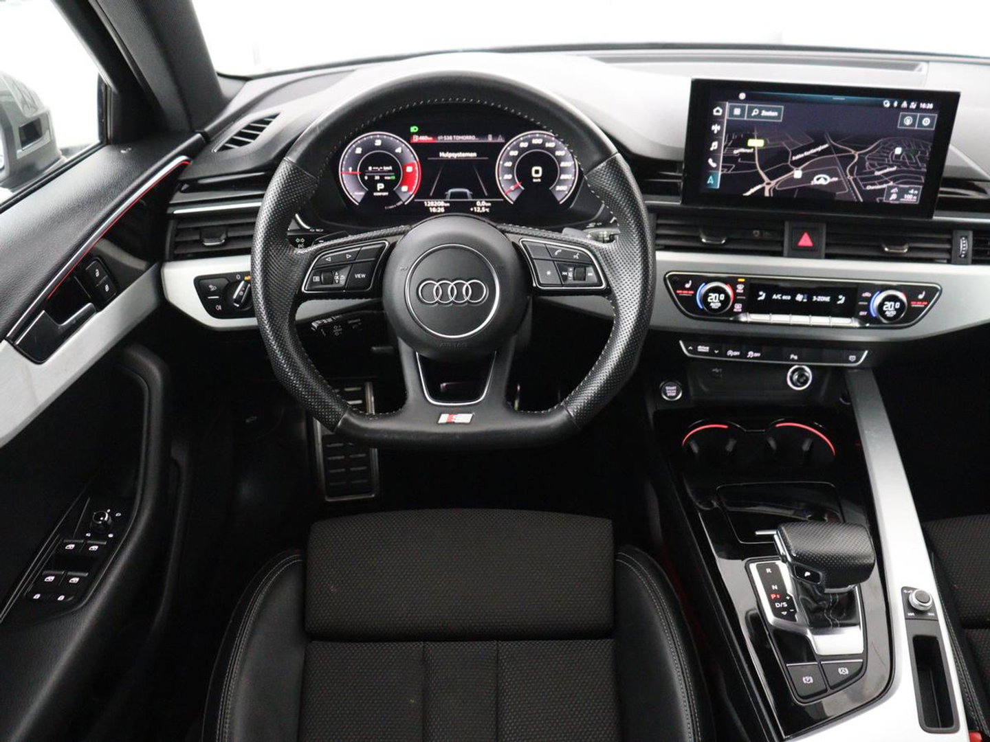 Audi A4 Limousine 35 TDI Launch edition Sport | Panoramadak | 360 Camera | Trekhaak | Adaptive Cruise | Carplay | Climate Control | LED