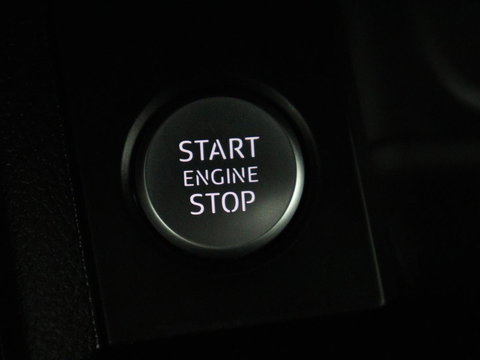 Audi A4 Limousine 35 TDI Launch edition Sport | Panoramadak | 360 Camera | Trekhaak | Adaptive Cruise | Carplay | Climate Control | LED