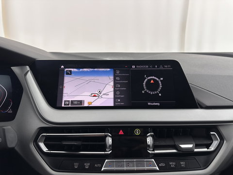 BMW 1-serie 116D EXECUTIVE EDITION *DIGI-COCKPIT | FULL-LED | NAVI-FULLMAP | AMBIENT-LIGHT | CRUISE | KEYLESS | PRIVACY-GLASS | ECC | PDC | 16"ALU*