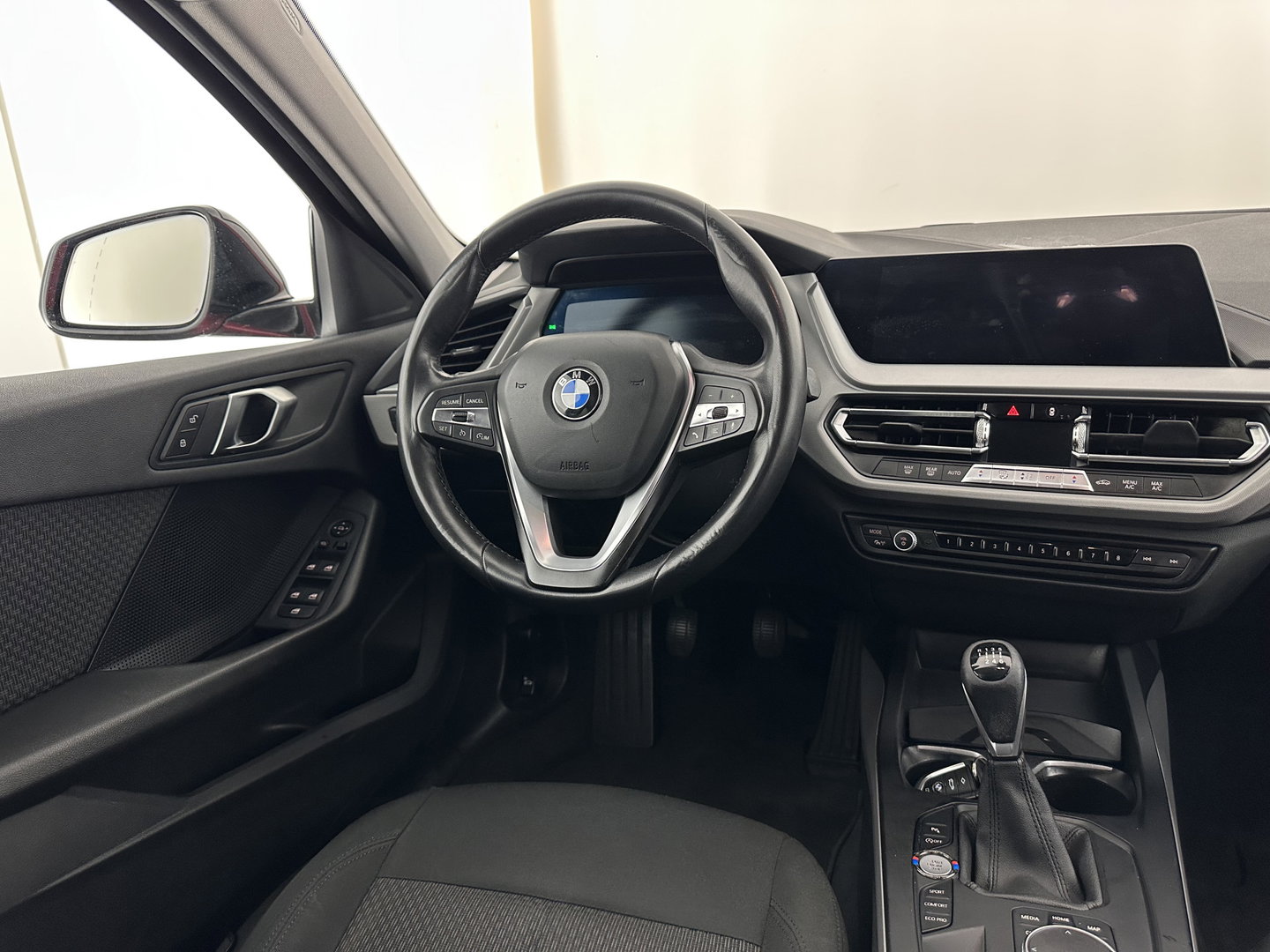 BMW 1-serie 116D EXECUTIVE EDITION *DIGI-COCKPIT | FULL-LED | NAVI-FULLMAP | AMBIENT-LIGHT | CRUISE | KEYLESS | PRIVACY-GLASS | ECC | PDC | 16"ALU*