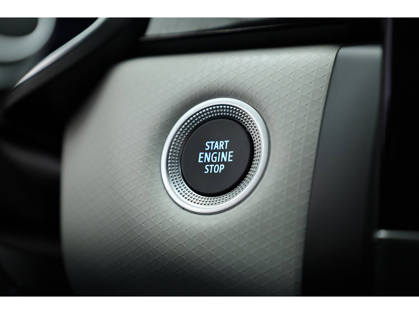 Renault Captur 1.6 E-Tech Plug-in Hybrid 160 Intens | Trekhaak | All Season | Camera | Stoelverw. | Bose Audio | NAV + CarPlay | Cruise Ctrl.