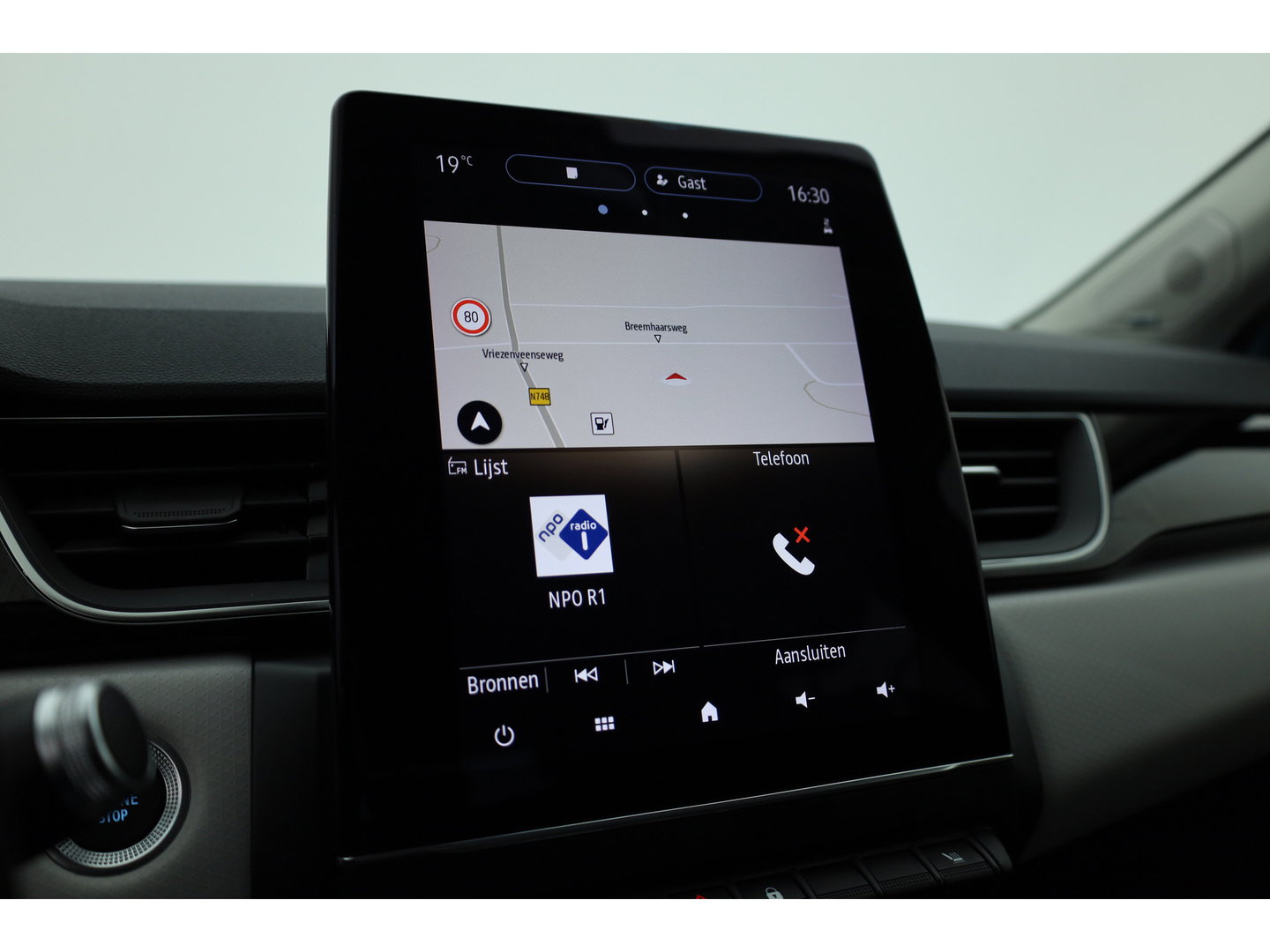 Renault Captur 1.6 E-Tech Plug-in Hybrid 160 Intens | Trekhaak | All Season | Camera | Stoelverw. | Bose Audio | NAV + CarPlay | Cruise Ctrl.