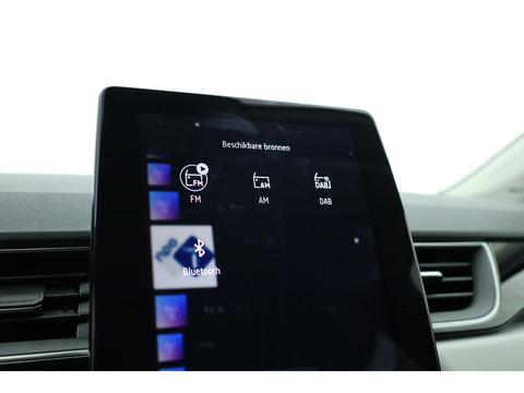 Renault Captur 1.6 E-Tech Plug-in Hybrid 160 Intens | Trekhaak | All Season | Camera | Stoelverw. | Bose Audio | NAV + CarPlay | Cruise Ctrl.