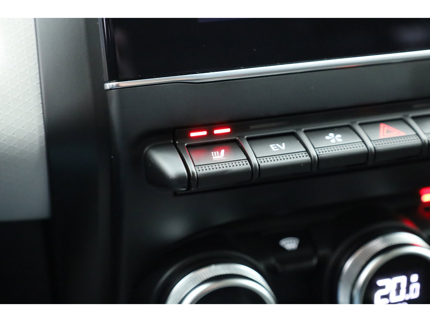 Renault Captur 1.6 E-Tech Plug-in Hybrid 160 Intens | Trekhaak | All Season | Camera | Stoelverw. | Bose Audio | NAV + CarPlay | Cruise Ctrl.