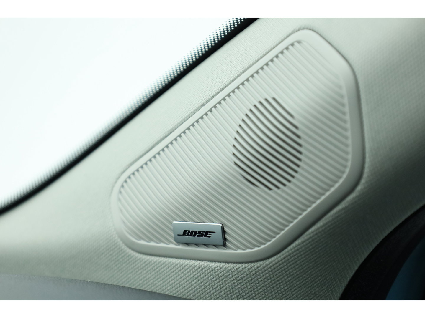 Renault Captur 1.6 E-Tech Plug-in Hybrid 160 Intens | Trekhaak | All Season | Camera | Stoelverw. | Bose Audio | NAV + CarPlay | Cruise Ctrl.