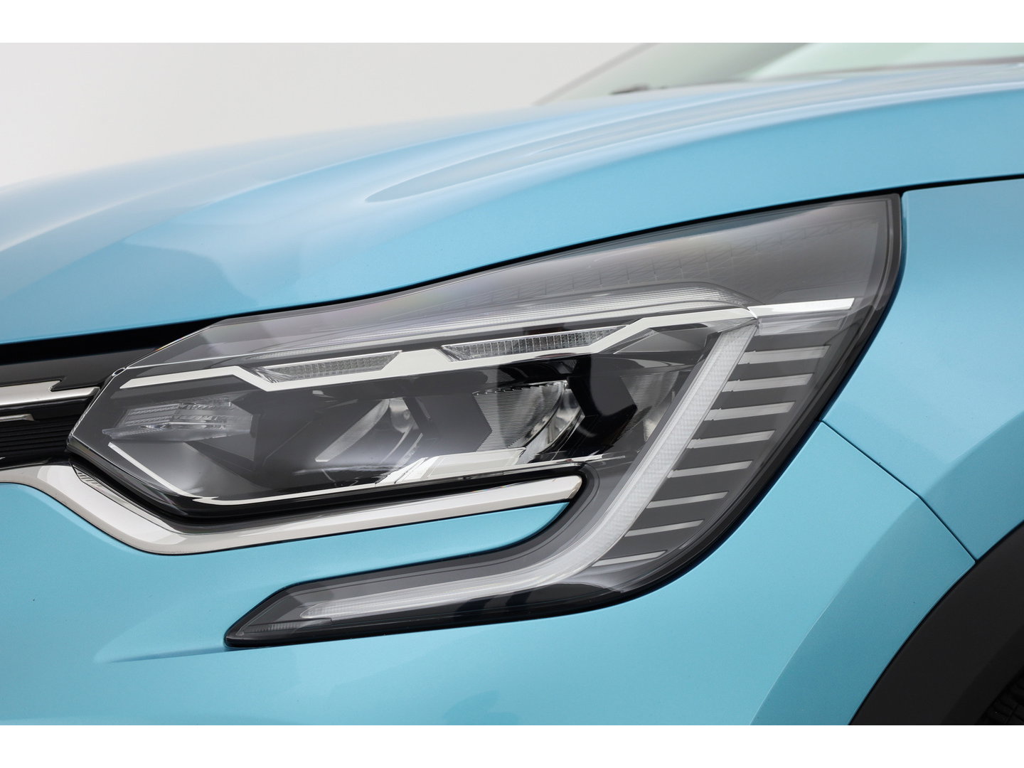 Renault Captur 1.6 E-Tech Plug-in Hybrid 160 Intens | Trekhaak | All Season | Camera | Stoelverw. | Bose Audio | NAV + CarPlay | Cruise Ctrl.