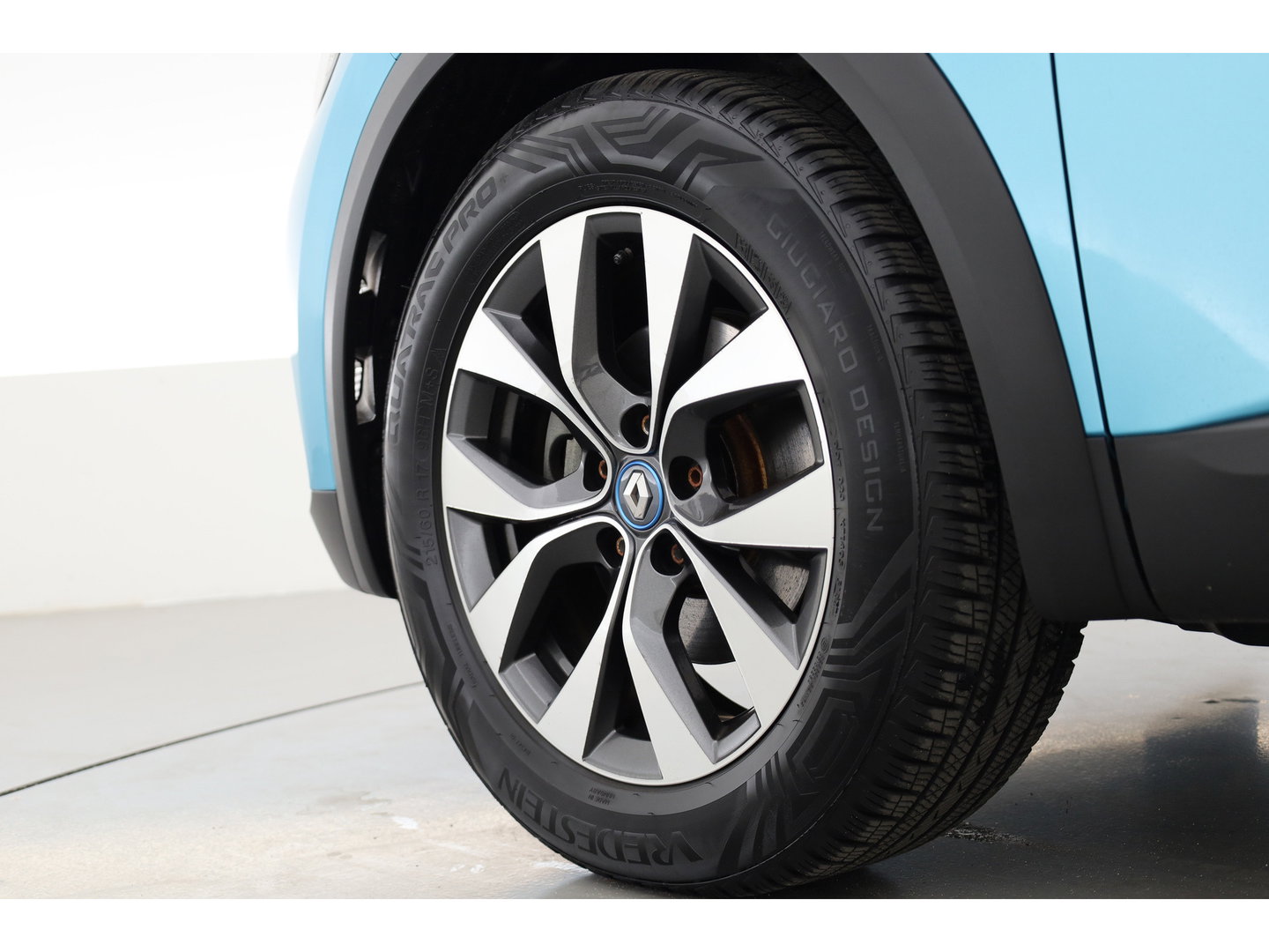 Renault Captur 1.6 E-Tech Plug-in Hybrid 160 Intens | Trekhaak | All Season | Camera | Stoelverw. | Bose Audio | NAV + CarPlay | Cruise Ctrl.