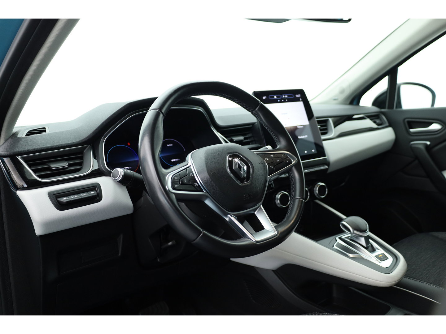 Renault Captur 1.6 E-Tech Plug-in Hybrid 160 Intens | Trekhaak | All Season | Camera | Stoelverw. | Bose Audio | NAV + CarPlay | Cruise Ctrl.