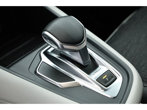 Renault Captur 1.6 E-Tech Plug-in Hybrid 160 Intens | Trekhaak | All Season | Camera | Stoelverw. | Bose Audio | NAV + CarPlay | Cruise Ctrl.