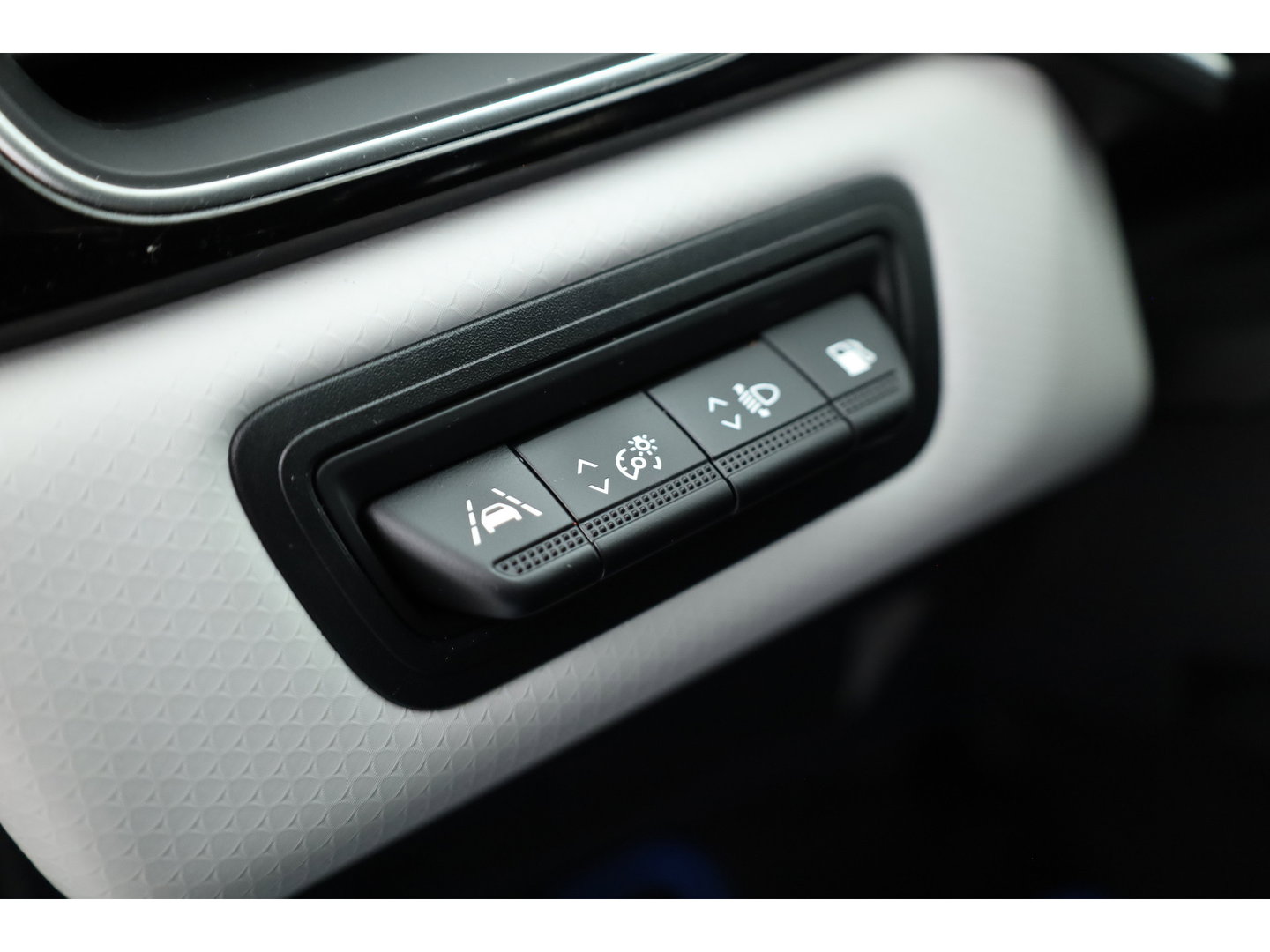 Renault Captur 1.6 E-Tech Plug-in Hybrid 160 Intens | Trekhaak | All Season | Camera | Stoelverw. | Bose Audio | NAV + CarPlay | Cruise Ctrl.