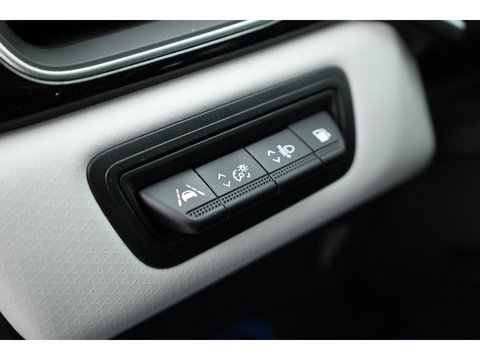 Renault Captur 1.6 E-Tech Plug-in Hybrid 160 Intens | Trekhaak | All Season | Camera | Stoelverw. | Bose Audio | NAV + CarPlay | Cruise Ctrl.