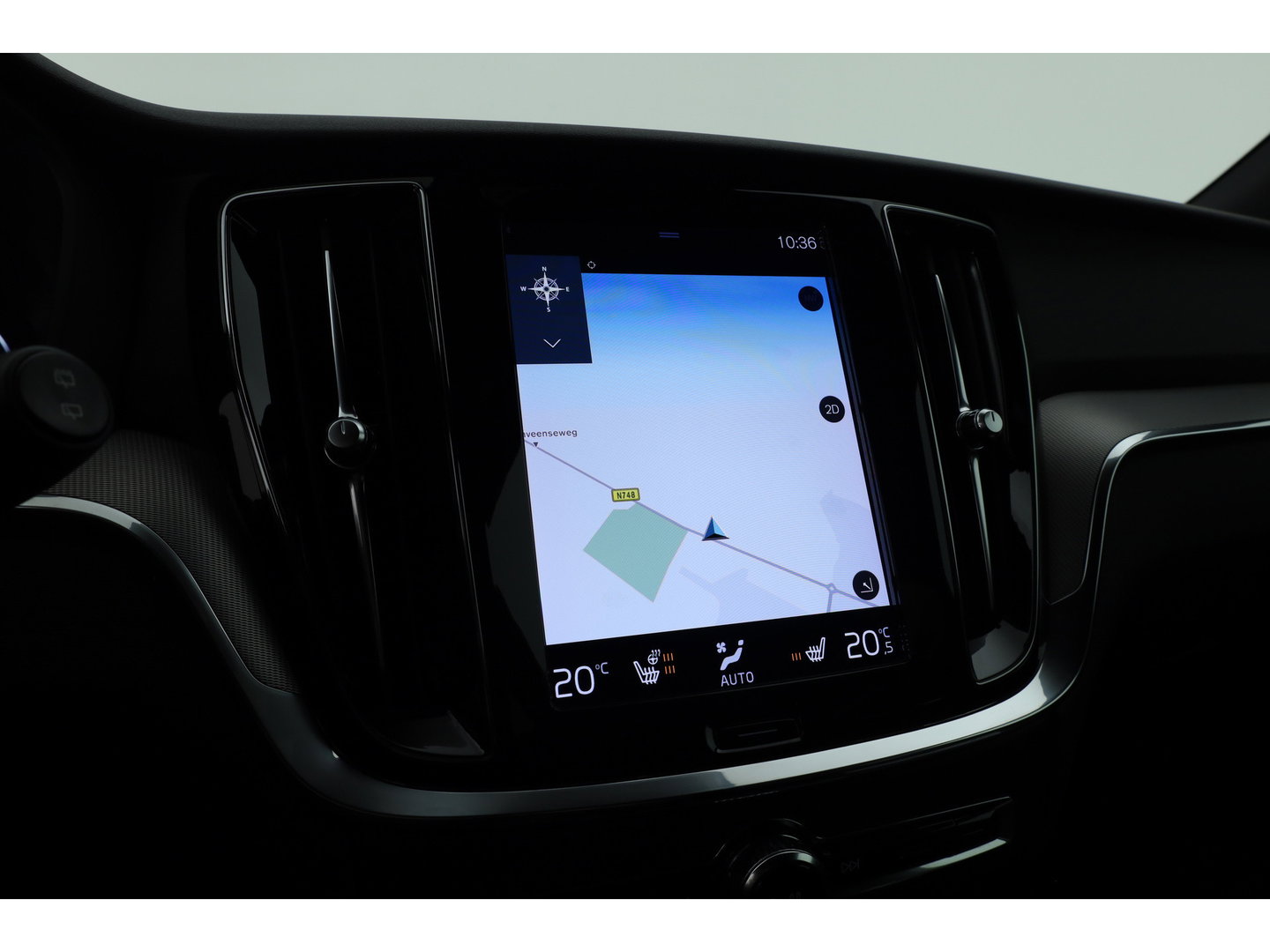 Volvo V60 2.0 T6 Recharge AWD R-Design | Trekhaak | SOH 99,1 | Mem stoelen | camera| Stoel & Stuur verw. |