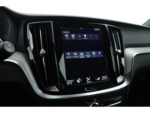 Volvo V60 2.0 T6 Recharge AWD R-Design | Trekhaak | SOH 99,1 | Mem stoelen | camera| Stoel & Stuur verw. |