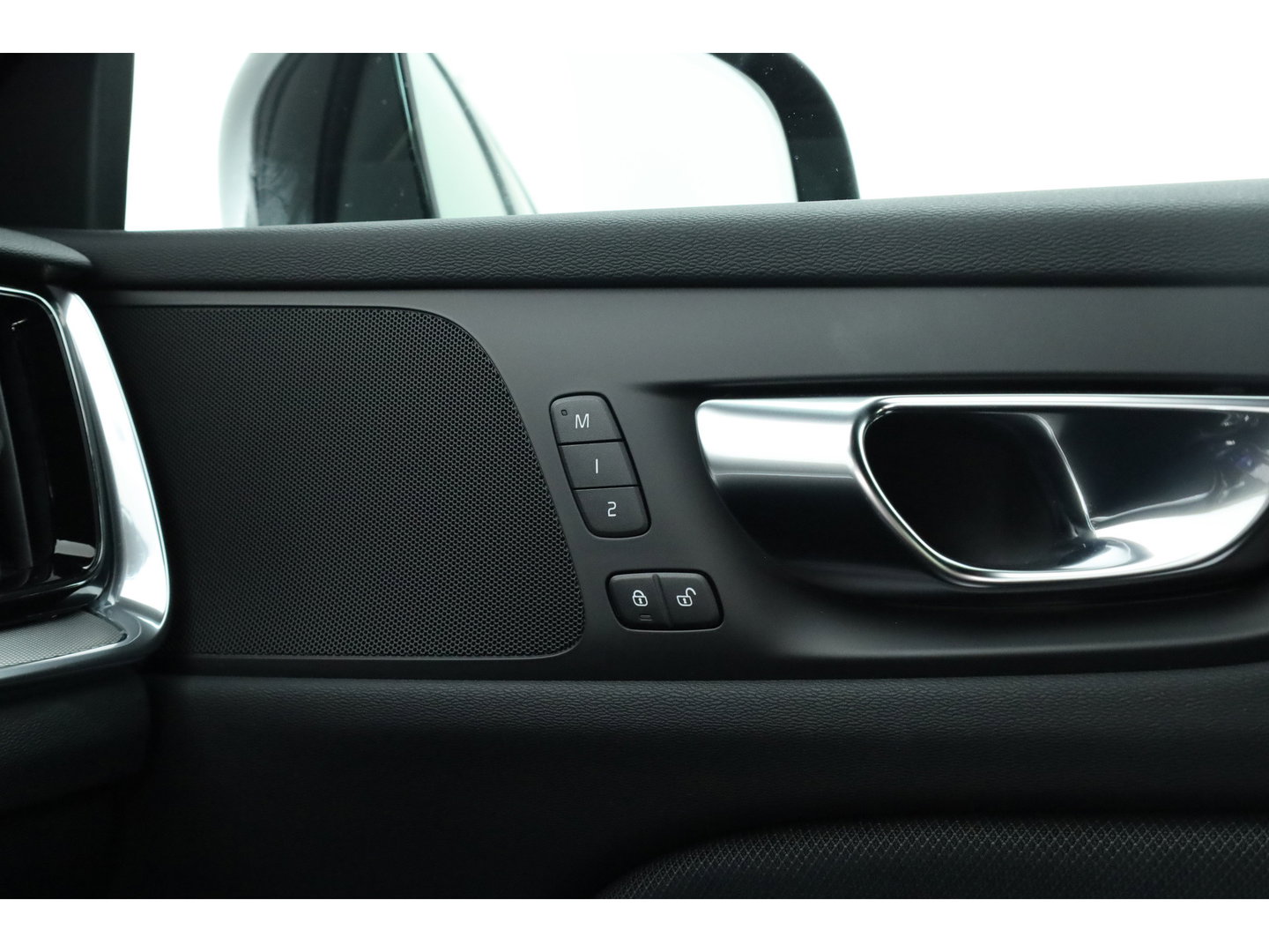 Volvo V60 2.0 T6 Recharge AWD R-Design | Trekhaak | SOH 99,1 | Mem stoelen | camera| Stoel & Stuur verw. |