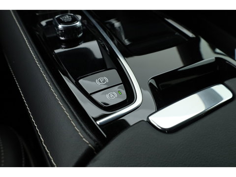 Volvo V60 2.0 T6 Recharge AWD R-Design | Trekhaak | SOH 99,1 | Mem stoelen | camera| Stoel & Stuur verw. |