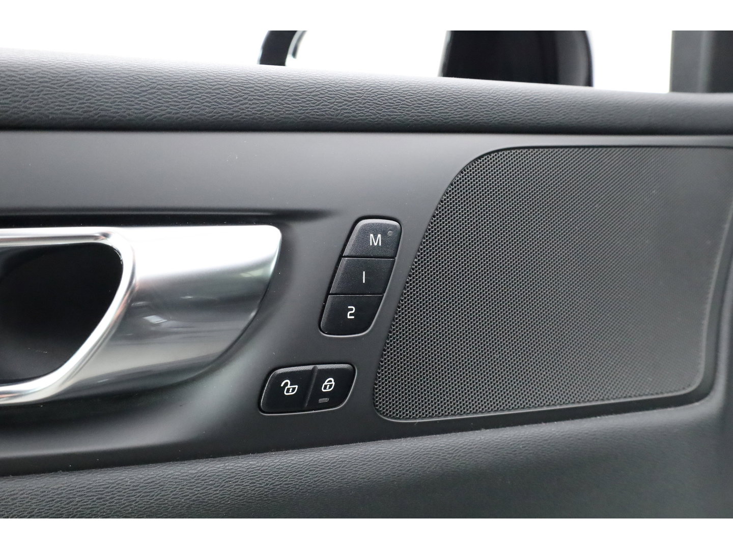 Volvo V60 2.0 T6 Recharge AWD R-Design | Trekhaak | SOH 99,1 | Mem stoelen | camera| Stoel & Stuur verw. |