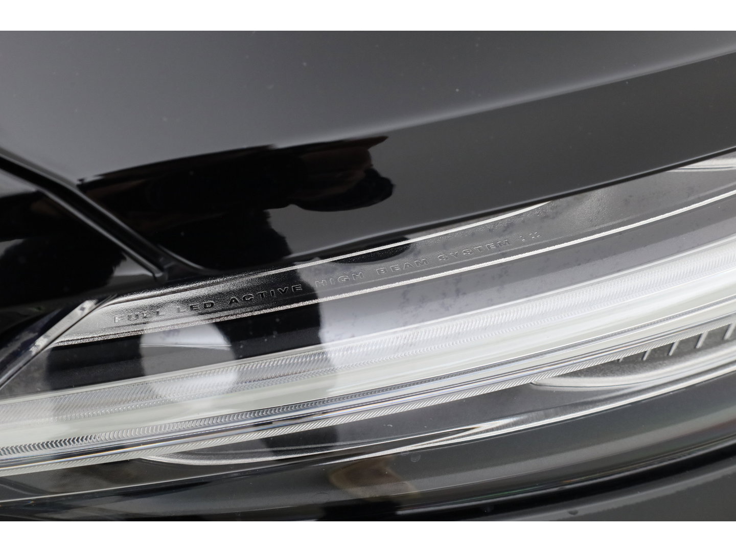 Volvo V60 2.0 T6 Recharge AWD R-Design | Trekhaak | SOH 99,1 | Mem stoelen | camera| Stoel & Stuur verw. |