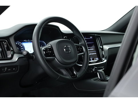 Volvo V60 2.0 T6 Recharge AWD R-Design | Trekhaak | SOH 99,1 | Mem stoelen | camera| Stoel & Stuur verw. |