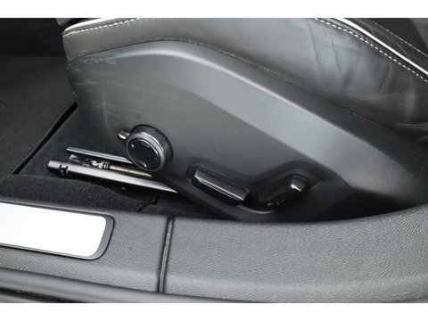 Volvo V60 2.0 T6 Recharge AWD R-Design | Trekhaak | SOH 99,1 | Mem stoelen | camera| Stoel & Stuur verw. |