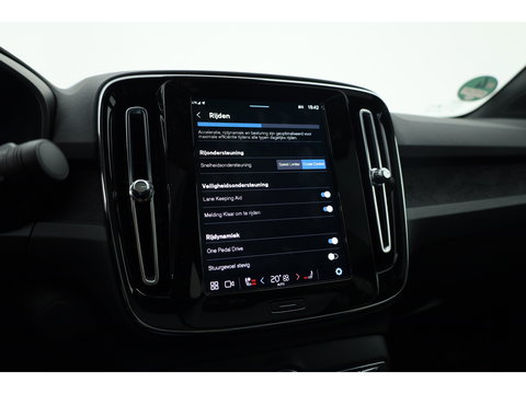 Volvo C40 Single Motor Core 69 kWh | 438 Km | Trekhaak | Google | Stoel + stuurverw. | Warmtepomp |