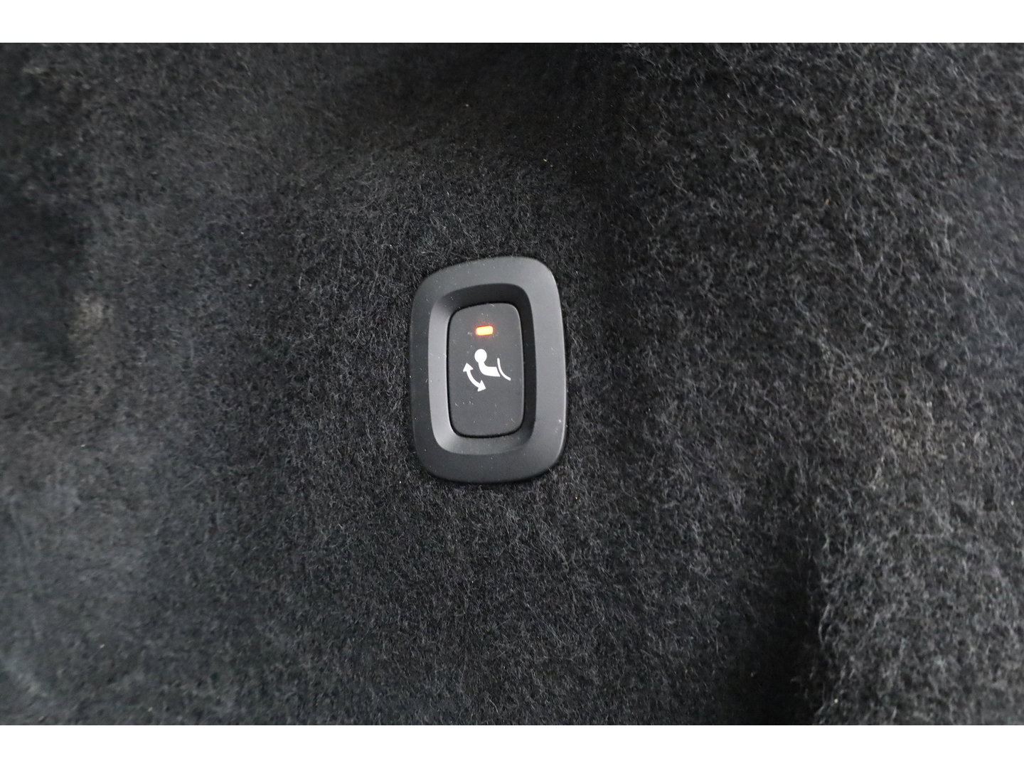 Volvo XC60 2.0 T6 Plug-in hybrid AWD Plus Dark | Trekhaak | Pano | Blis | ACC | 360 Camera | H&K Audio | Mem Stoelen |