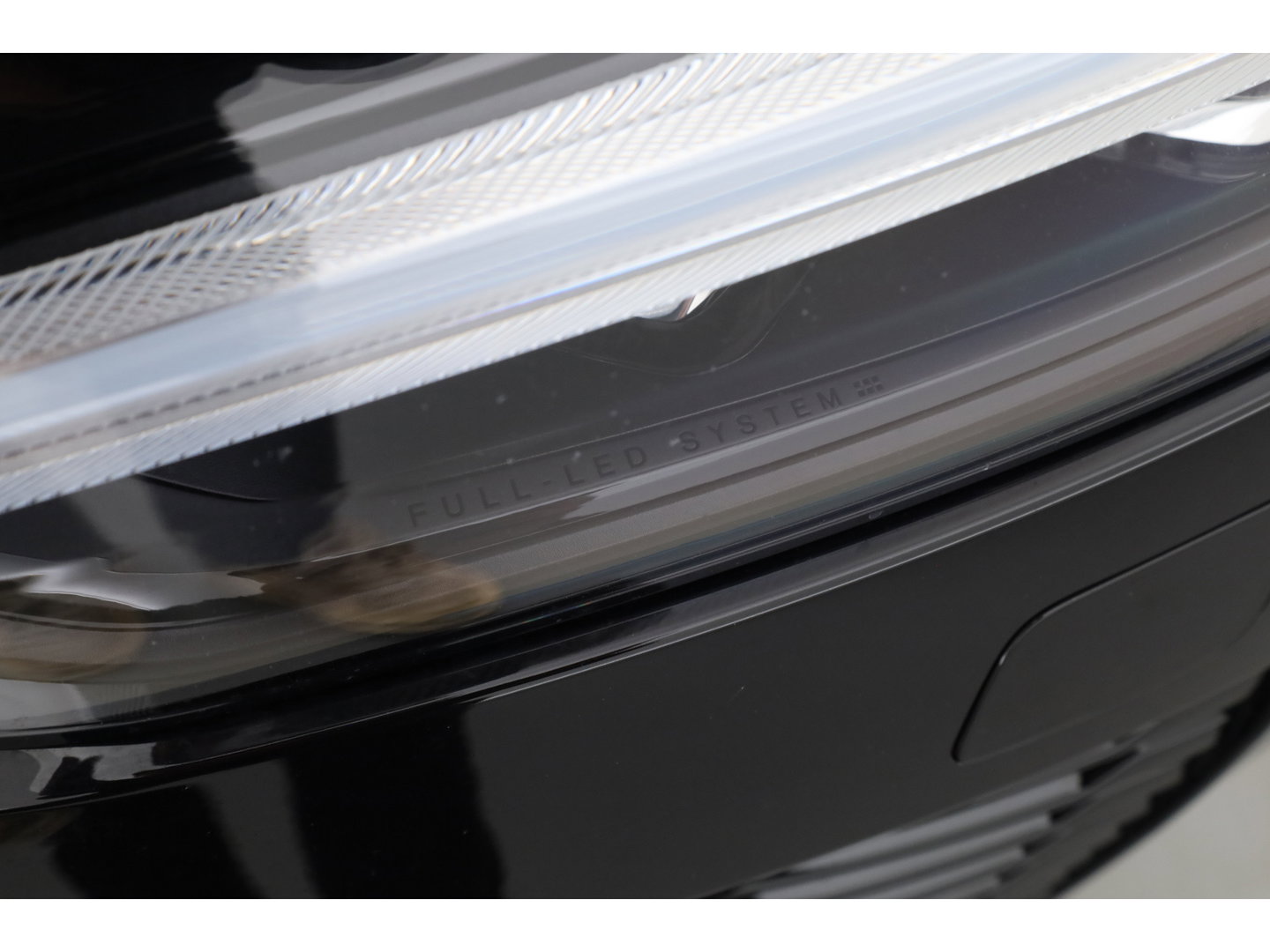 Volvo XC60 2.0 T6 Plug-in hybrid AWD Plus Dark | Trekhaak | Pano | Blis | ACC | 360 Camera | H&K Audio | Mem Stoelen |